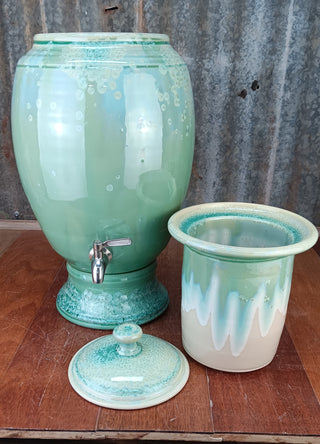 .Crystalline Green Ceramic Water Filter