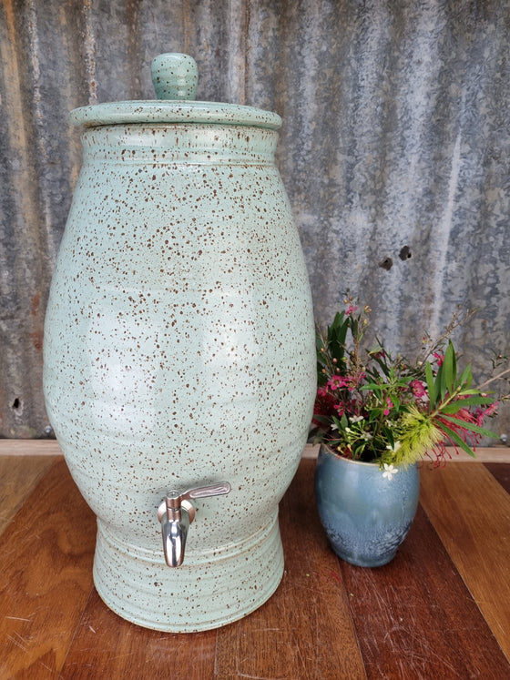 Mary Valley Mud Water Pot Mint Choc Chip - Peter Wallace Pottery